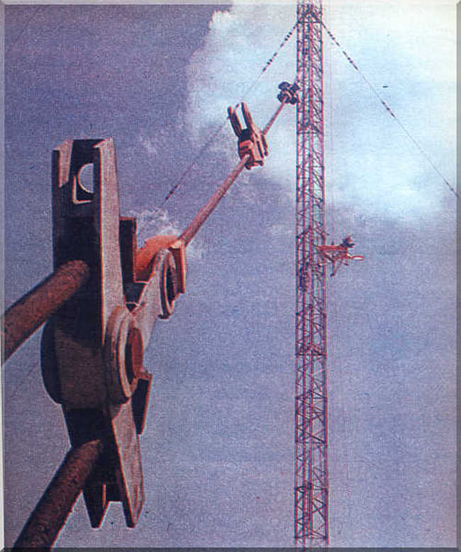 Oprava kotevních lan byla příčinou pádu vysílače.(Foto: Gov of P.R,Poland / commons.wikimedia.org / volné dílo)