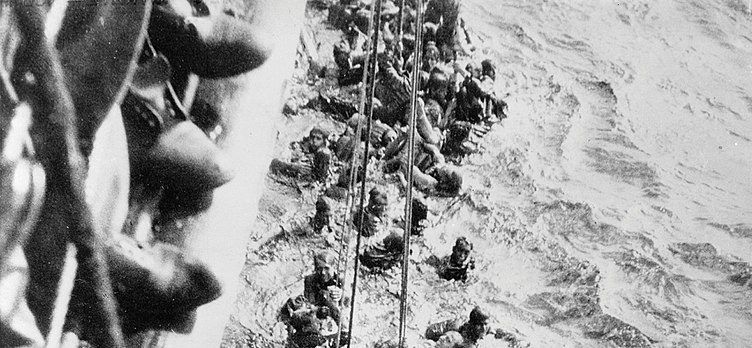 Potopení Bismarcku přežila jen asi dvacetina mužů na palubě. FOTO: Neznámý autor / Creative Commons / volné dílo