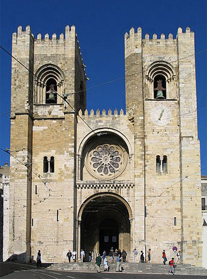 Z jedné z věží lisabonské katedrály se 6. prosince 1383 zřítil k zemi biskup Martinho de Zamora. FOTO: Osvaldo Gago/Creative Commons/CC BY-SA 2.0
