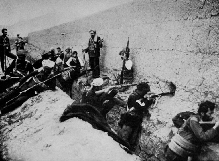 Když se Arméni ve městě Van dozvěděli o masakrech, zavřeli brány a bránili se Turkům 27 dní, dokud je neosvobodili Rusové. FOTO: Internet Archive Book Images, Public domain, via Wikimedia Commons