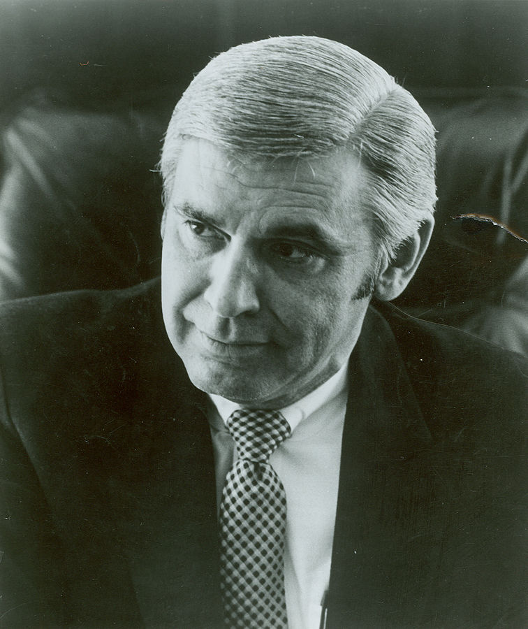 Kongresman Leo Ryan. FOTO: Credited at source website, United States House of Representatives as:Image, Office of the Clerk, U.S. House of Representatives, Public domain, via Wikimedia Commons