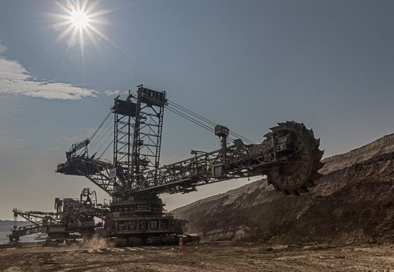 Baštou hnědého uhlí je zejména podhůří Krušných hor – sokolovská a chomutovsko-mostecká pánev. Foto: pxfuel