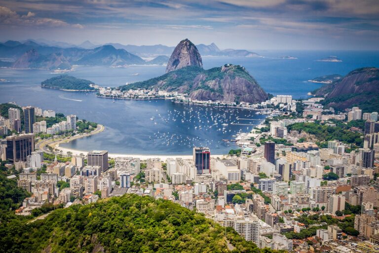 Jméno města Rio de Janeiro vzniklo vlastně chybou. Kolonisté si spletli záliv s řekou. Foto: Poswiecie / Pixabay.