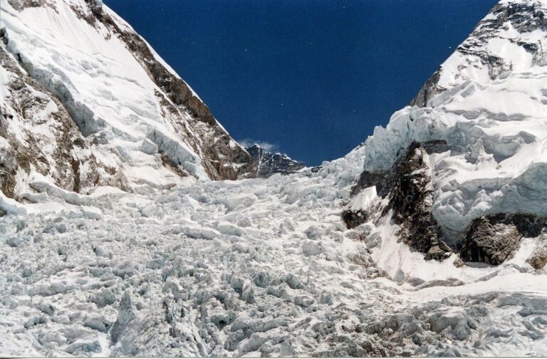 Ledovec Khumbu v roce 2005. FOTO: Neznámý autor / Creative Commons / volné dílo