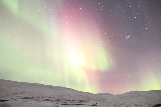 I takto může vypadat polární záře nad Švédskem.(Foto: Wenxuan71 / Pixabay)