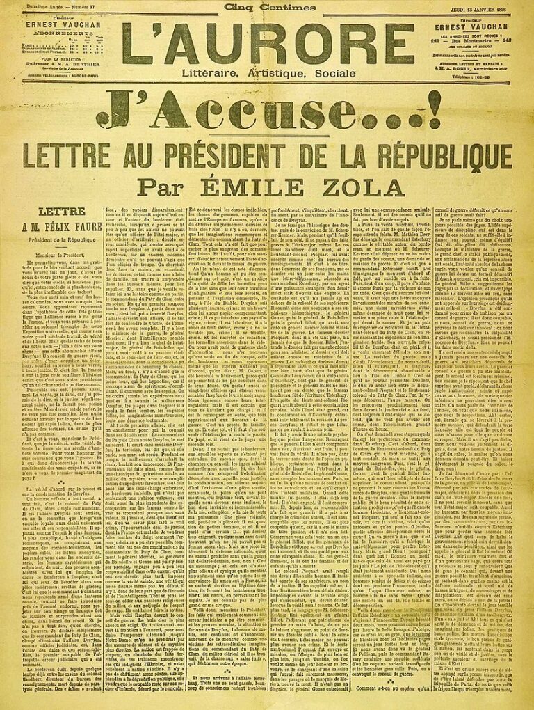 Zola si nadělal nepřítele zejména svým článkem Žaluji, kdy se postavil na obranu Alfreda Dreyfuse. (volné dílo, commons.wikimedia)