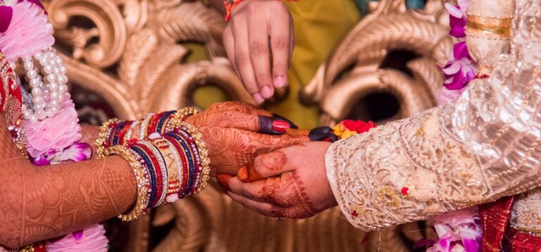Pro nevěsty mnohých východních kultur je toto zdobení pro svatební den nesmírně důležité.(Foto: Rajesh Koiri / Pixabay)