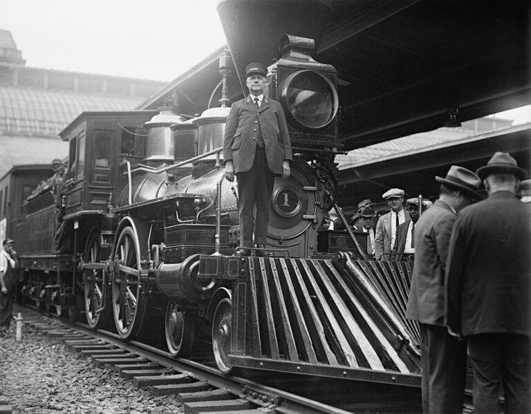 Vlaky sehrají ve válce klíčovou úlohu. FOTO: National Photo CompanyRestoration by Adam Cuerden,/Creative Commons/Public domain