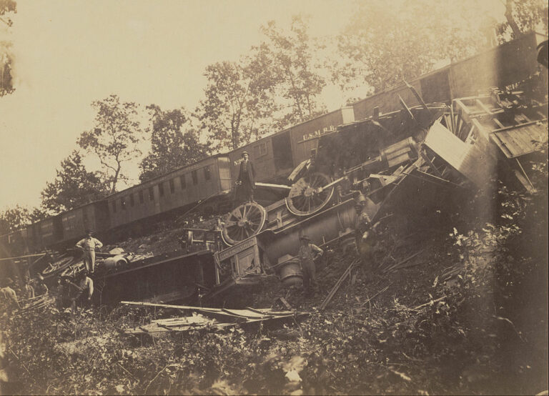 Rebelové způsobili vykolejení vlaku. FOTO: Andrew J. Russell/Creative Commons/Public domain