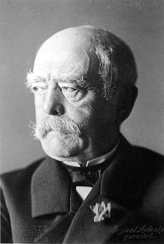 Německý kancléř Otto von Bismarck chce železnice zestátnit. FOTO:German Federal Archives/Creative Commons/Public domain