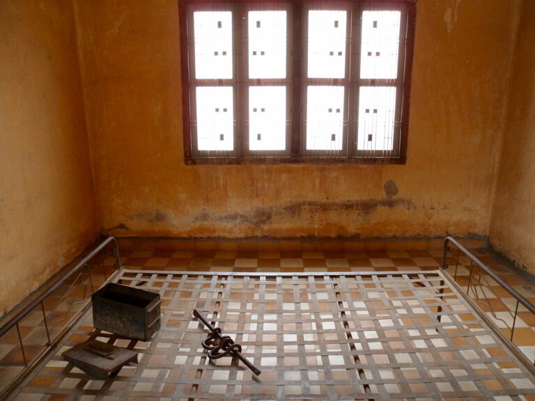 Místnost pro mučení v Tuol Slengu. FOTO: Sigmankatie, CC BY-SA 3.0, via Wikimedia Commons