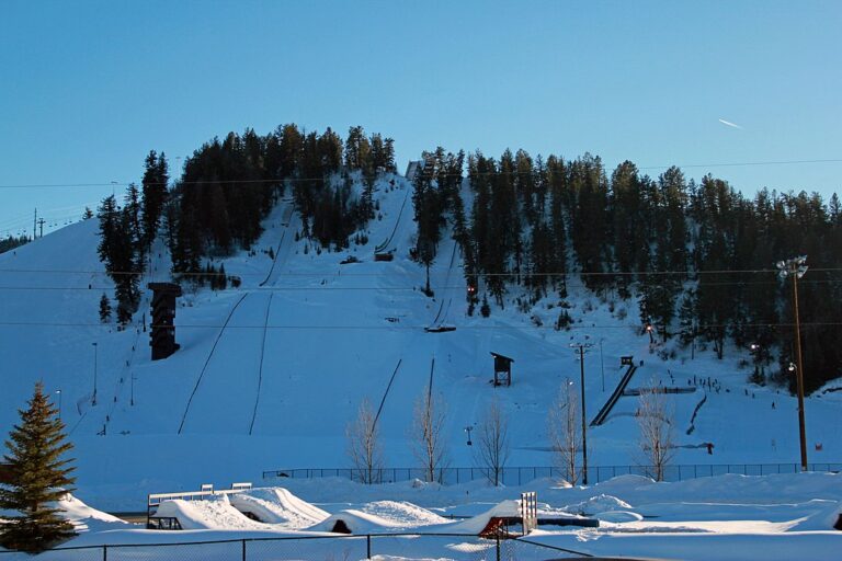 Americké středisko Howelsen Hill Ski Area (Jeffrey Beall,CC BY-SA 3.0, commons.wikimedia)
