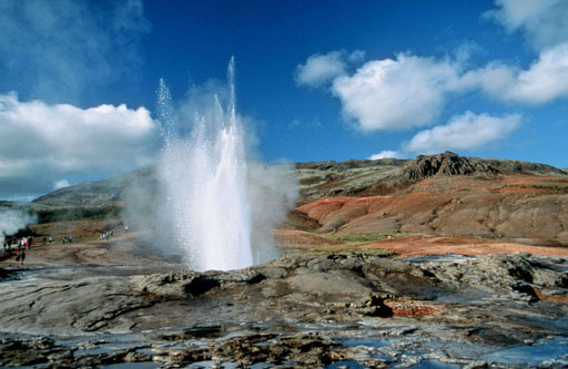 Gejzíry jsou typickou součástí islandské přírody. FOTO: Dieter Schweizer / Creative Commons / CC BY-SA 3.0