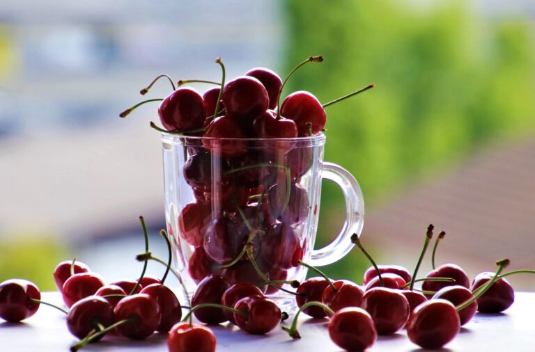 Třešně jsou vitamínovou bombou. A bude se vám po nich i lépe spát. Foto: Pasja1000 / Pixabay.