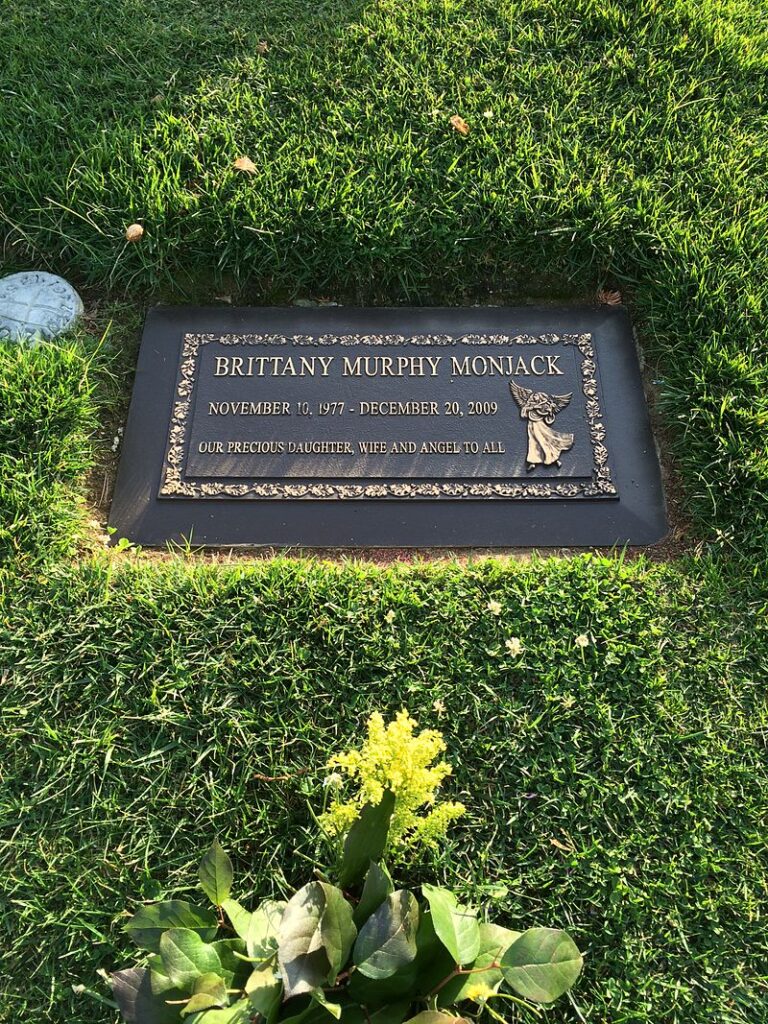 Hrob Brittany Murphy najdeme v Hollywood Hills. FOTO: Arthur Dark / Creative Commons / CC BY-SA 4.0