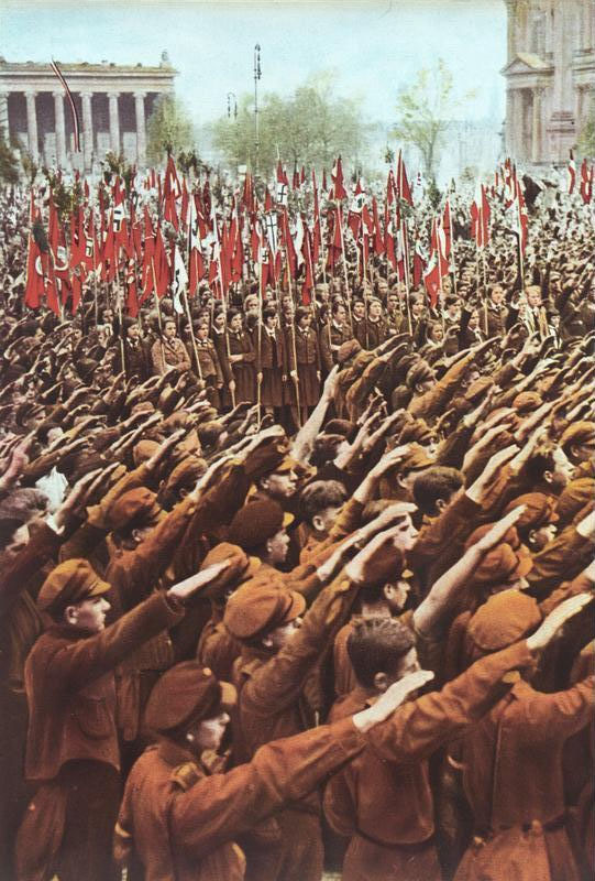 Členové Hitlerjugend byli aktivní už v roce 1933. FOTO: Bundesarchiv Bild / Creative Commons / CC BY-SA 3.0 de