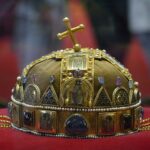 Proč Ladislava Pohrobka korunovali uherským králem bez svatoštěpánské koruny?