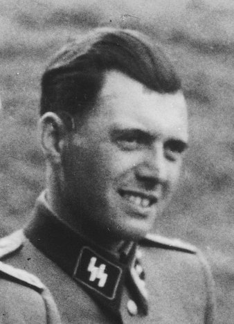 Josef Mengele neměl pro podobné experimenty znalosti. FOTO: Neznámý, i.e. either Bernhard Walther or Ernst Hofmann or Karl-Friedrich Höcker/Creative Commons/Public domain