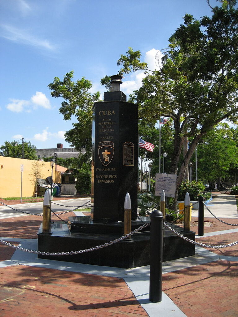 Invazi v Zátoce sviní připomíná památník v parku Cuban Memory v Miami na Floridě. FOTO: Infrogmace / Creative Commons / CC DO 2.5