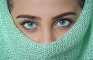 Oční poradna: Proč není zdravé si mnout oči?