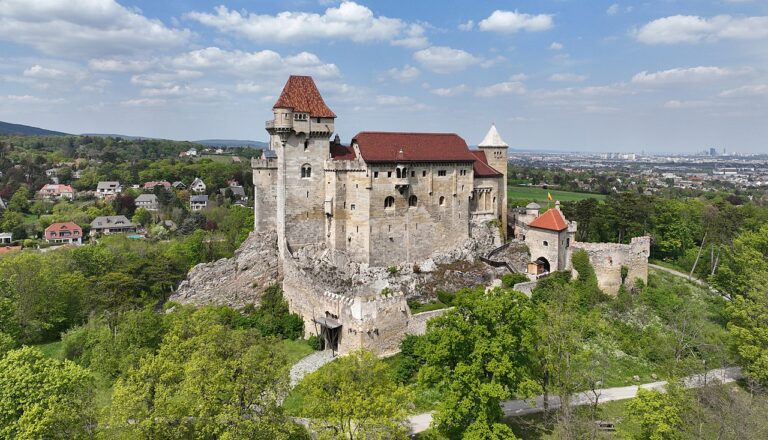 Dolnorakouský hrad Liechtestein, první majetek rodu. FOTO: Bwag/Creative Commons/ CC BY-SA 4.0