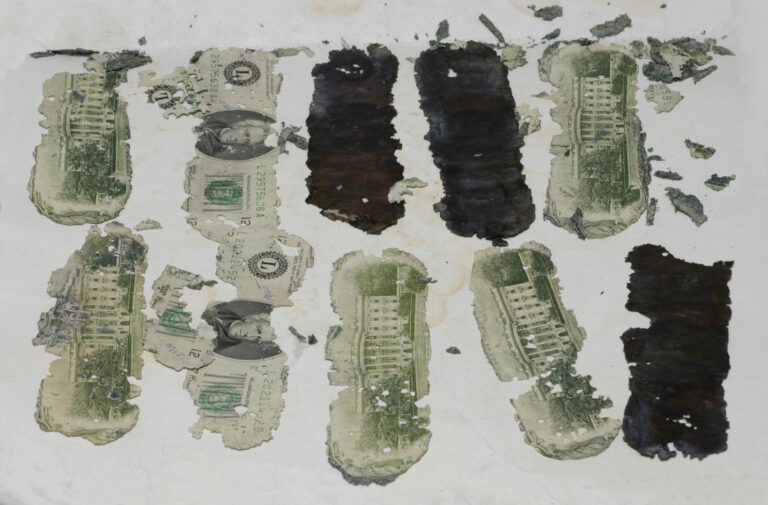 Část peněz z výkupného se podařilo objevit zakopané u řeky Columbia, ale k dopadení pachatele to nevedlo. FOTO: FBI / Creative Commons / volné dílo