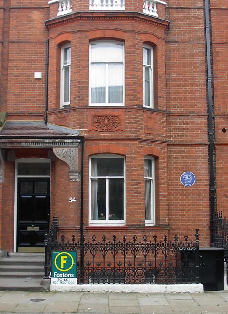 V tomto domě v ulici Tite Street v Chelsea bydlel Wilde až do svého zatčení. FOTO: Adam Carr / Creative Commons / volné dílo