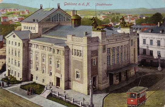 Městské divadlo v Jablonci nad Nisou v roce 1911. FOTO: Neznámý autor/Creative Commons/Public domain
