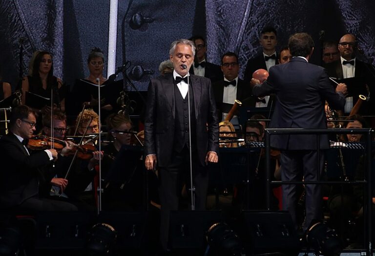 Koncerty Bocelliho jsou většinou beznadějně vyprodané. (Info Gibraltar / commons.wikimedia.org / CC BY 2.0)