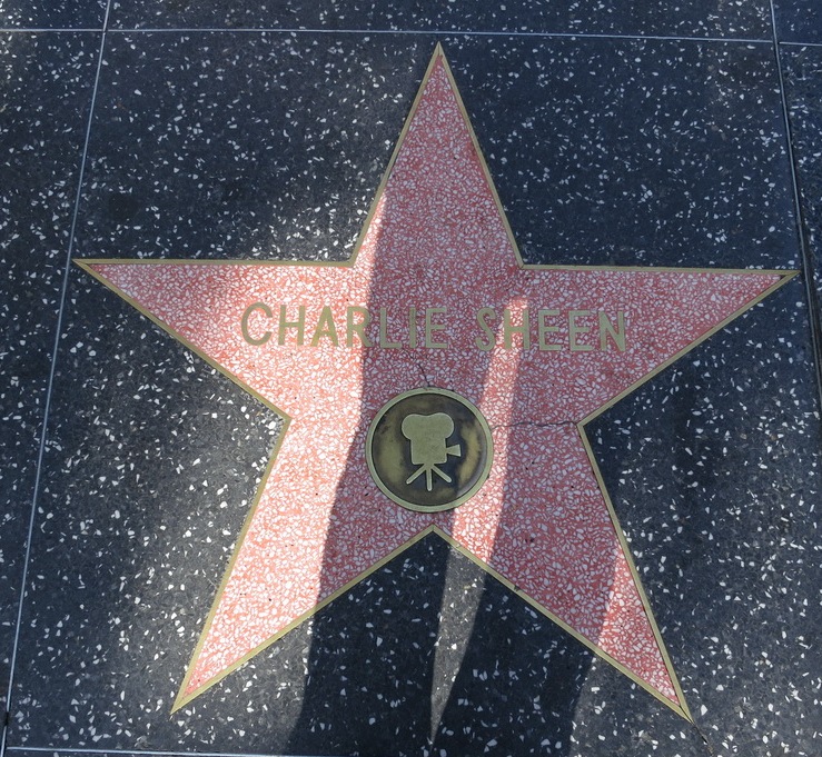 Na Hollywoodském chodníku slávy nechybí hvězda Charlieho Sheena. FOTO: Oleg 2014 / Creative Commons / CC BY-SA 3.0
