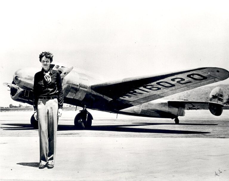 Jak slavná pilotka zemřela, to je dodnes záhadou. FOTO: Smithsonian Institution/Creative Commons/Public domain