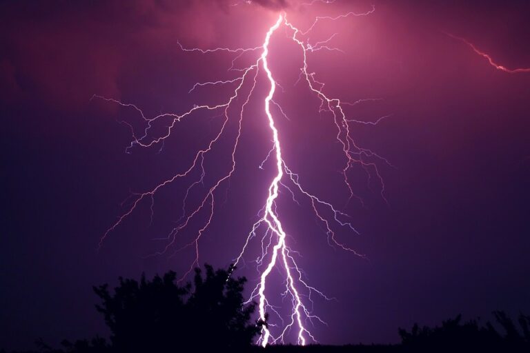 V USA nad státem Oklahoma zaznamenali vědci blesk, který měřil neuvěřitelných 321 kilometrů a zároveň trval dlouhých 5,7 sekundy. Foto: Pixabay