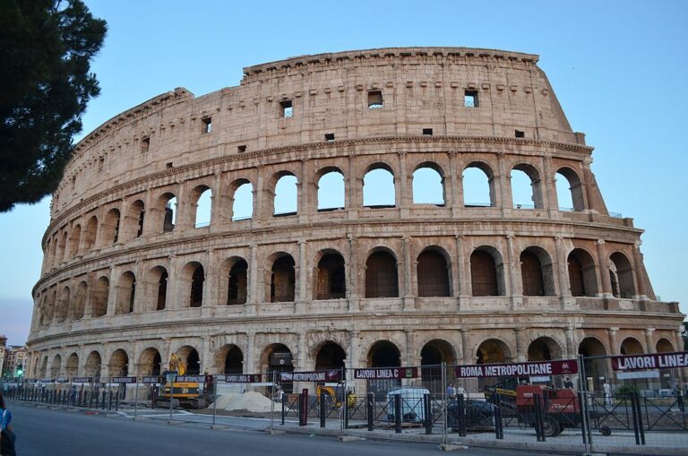 Koloseum tvoří názornou ukázku vyspělosti římského stavitelství. FOTO: Darafsh/Creative Commons/CC BY-SA 3.0