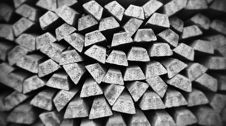 Většina kovů se v přírodě vyskytuje v podobě oxidů. Foto: Pixabay