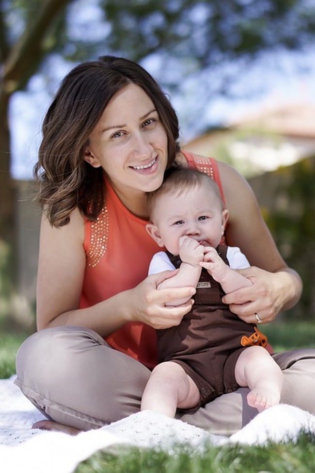 Oxytocin má vliv na vytvoření pouta matky k dítěti a takto působí už v těhotenství.(Foto: ImagesBG / Pixabay)