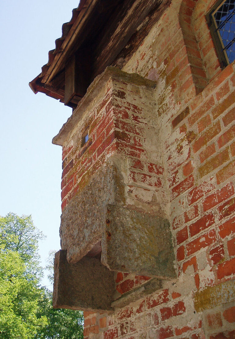 Prevét vyčníval z hradební zdi a exkrementy padaly rovnou do hradního příkopu. FOTO: Kr-val/Creative Commons/Public domain