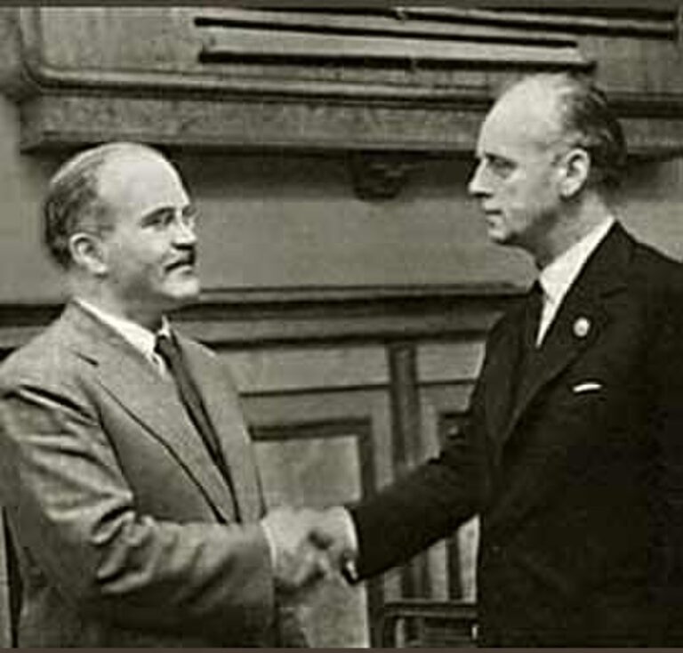 Dohoda s von Ribbentropem překvapila celý svět. FOTO: gkaf.narod / Creative Commons / volné dílo