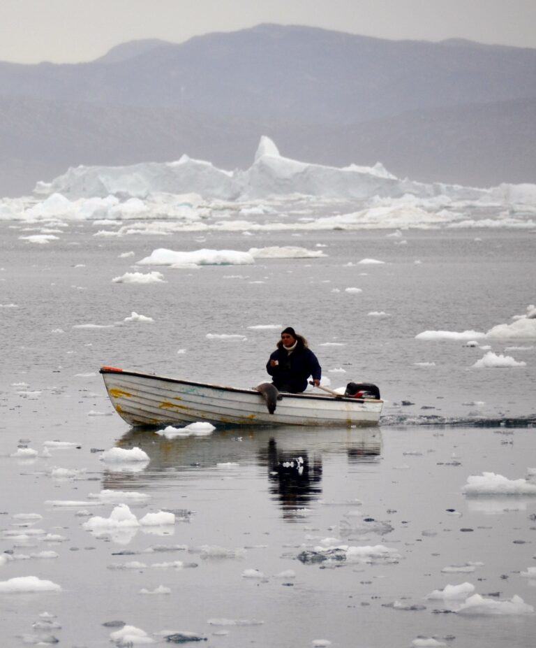 Decentní hibernaci by teoreticky mohli zvládnout Inuité. Ale není proč. Mají dostatek rybího tuku. Foto: Pixabay