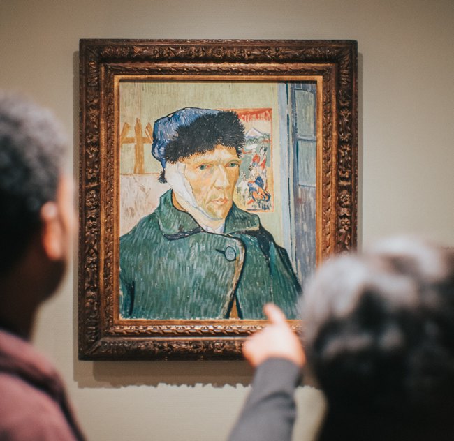 Uříznuté ucho pak van Gogh odnese své oblíbené prostitutce do nevěstince v Arles. Foto: unsplash