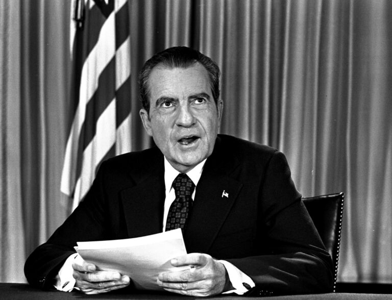 Richard Nixon prohrál v souboji s novináři.