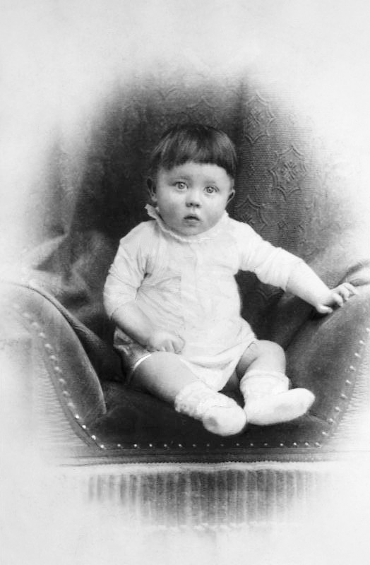 Adolf Hitler ve věku jednoho roku FOTO: Bundesarchiv / Creative Commons / volné dílo