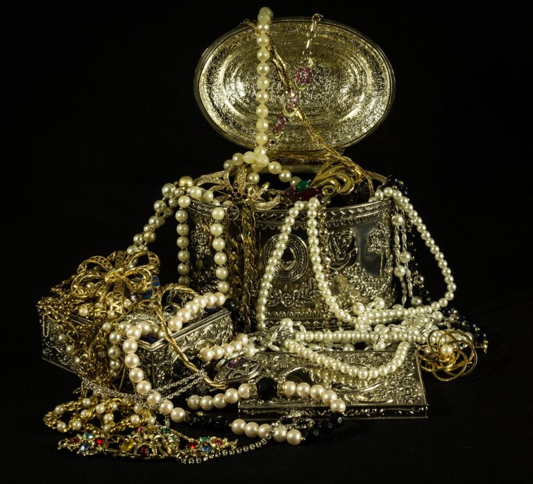 Zlato, drahokamy, šperky. Poklad z Atochy je dodnes legendární. Foto: Pixabay
