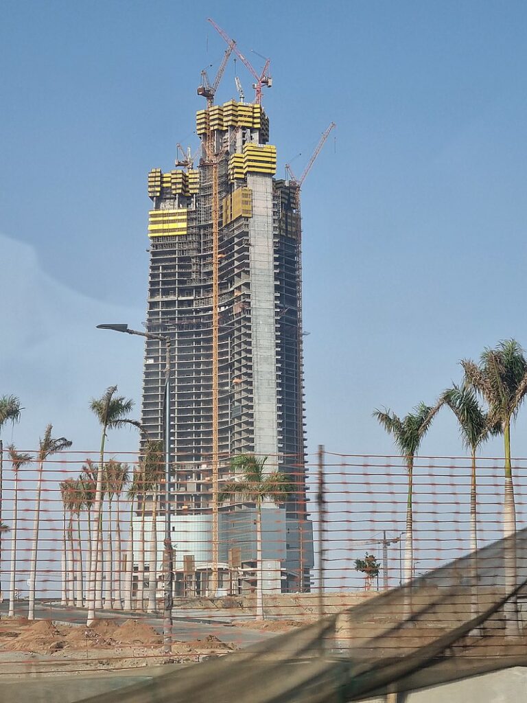 Šejky z Dubaje chtějí překonat kolegové ze Saúdské Arábie, kde vzniká Jeddah Tower. (Omarnizar / wikimedia.commons.org / CC BY-SA 4.0)