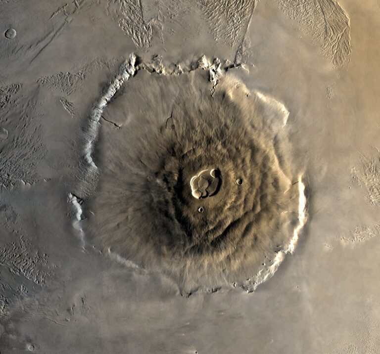 Olympus Mons na Marsu je velký jako Francie! Foto: WikiImages / Pixabay.