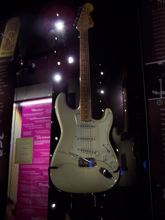 Legendární Jimiho kytara. Foto: Mark Tyra from Albuquerque, NM, USA / CC-BY-SA 2.0