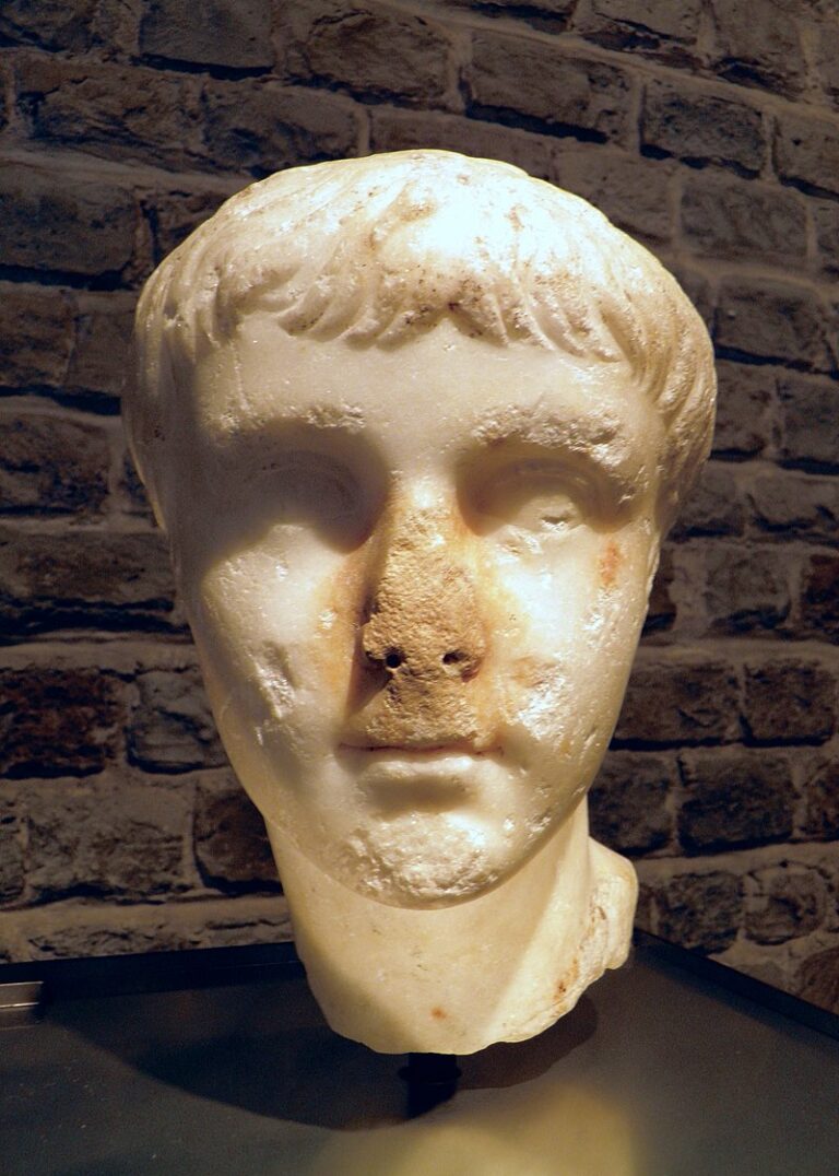 Caligula nechával vyměňovat sochám hlavy za svoji. FOTO: Carole Raddato from FRANKFURT, Germany/Creative Commons/CC BY-SA 2.0