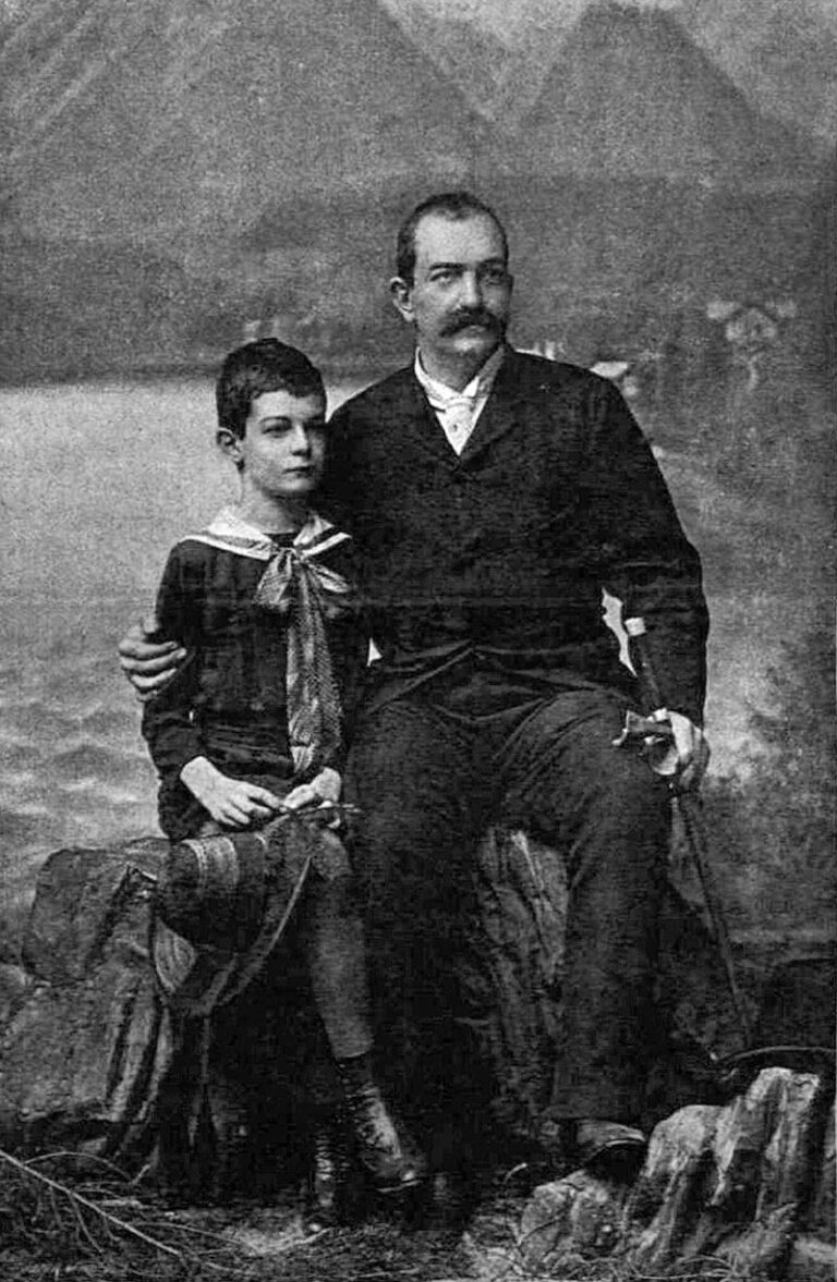 Mladý Alexandr s otcem Milanem FOTO: Károly Divald / Creative Commons / volné dílo