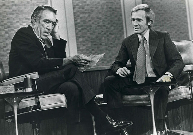 Aktéři první reality show si jdou stěžovat do Show Dicka Cavetta. Moderátor (vpravo) vede rozhovory s velkými hvězdami a pokrývá řadu důležitých témat. (Foto: ABC Television / commons.wikimedia.org / volné dílo)