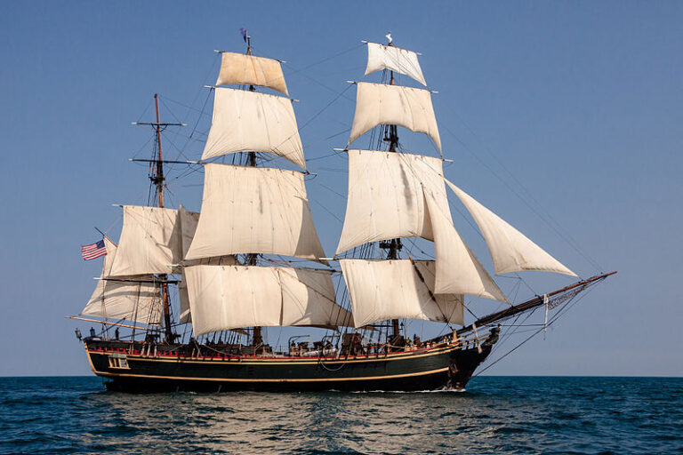 V dějinách chlebovníku hraje důležitou roli anglická loď Bounty. (Dan Kasberger / wikimedia.commons.org / CC BY-SA 3.0)