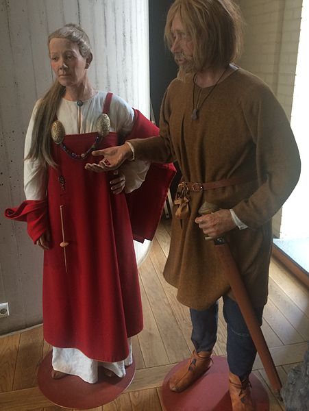 Rekonstrukce vikinského oblečení v Archeologickém muzeu v norském Stavangeru. FOTO: Wolfmann / Creative Commons / CC BY-SA 4.0